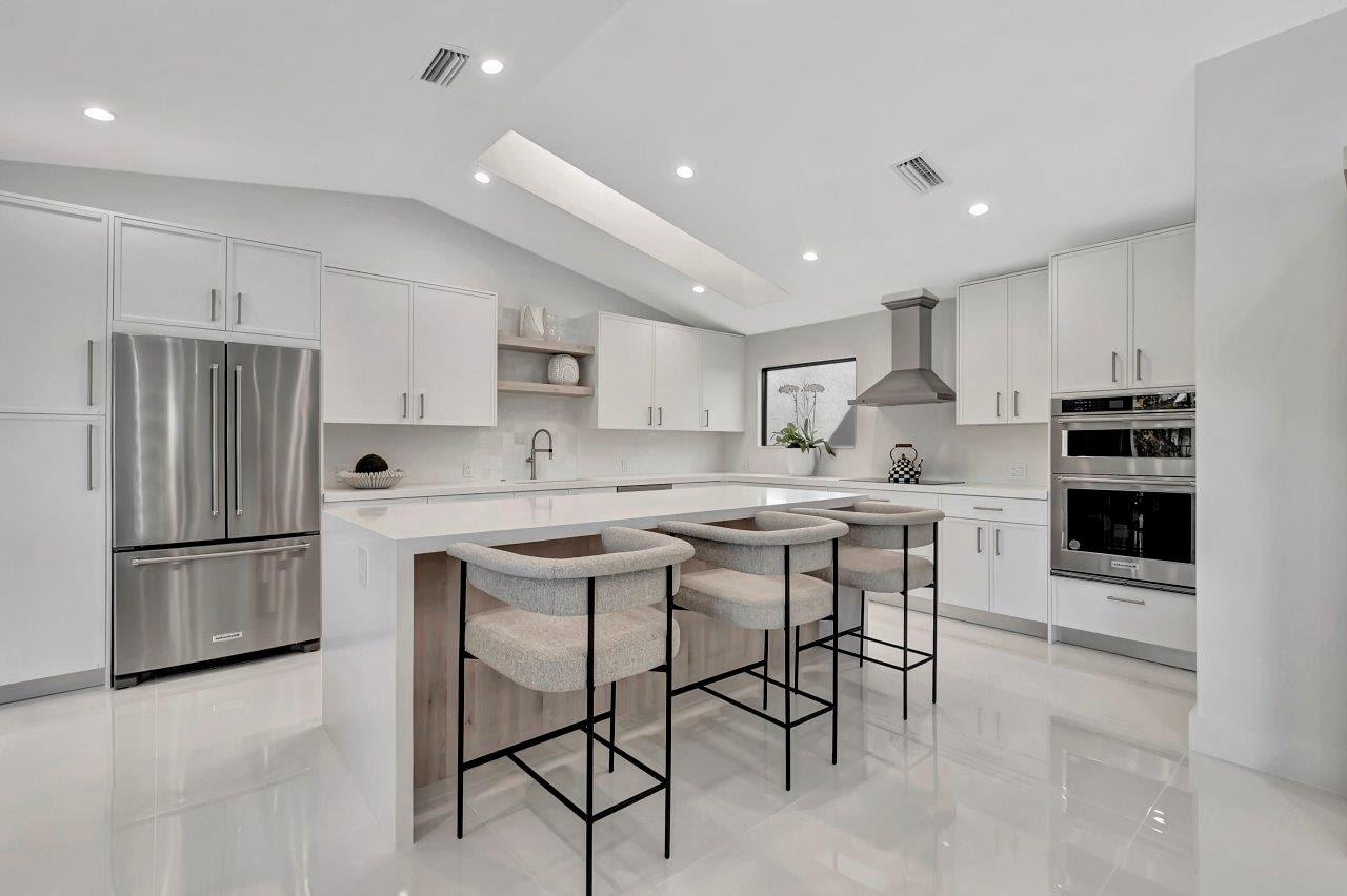 19564 Planters Point Drive Boca Raton, FL 33434 - Photo 10 of 41 6F8FAF7C-A9E4-4D2E-A6C4-E15AAD26EE8E