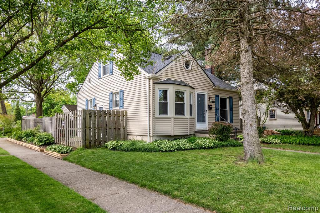2119 Columbia Road Berkley, MI 48072 - Photo 30 of 39
