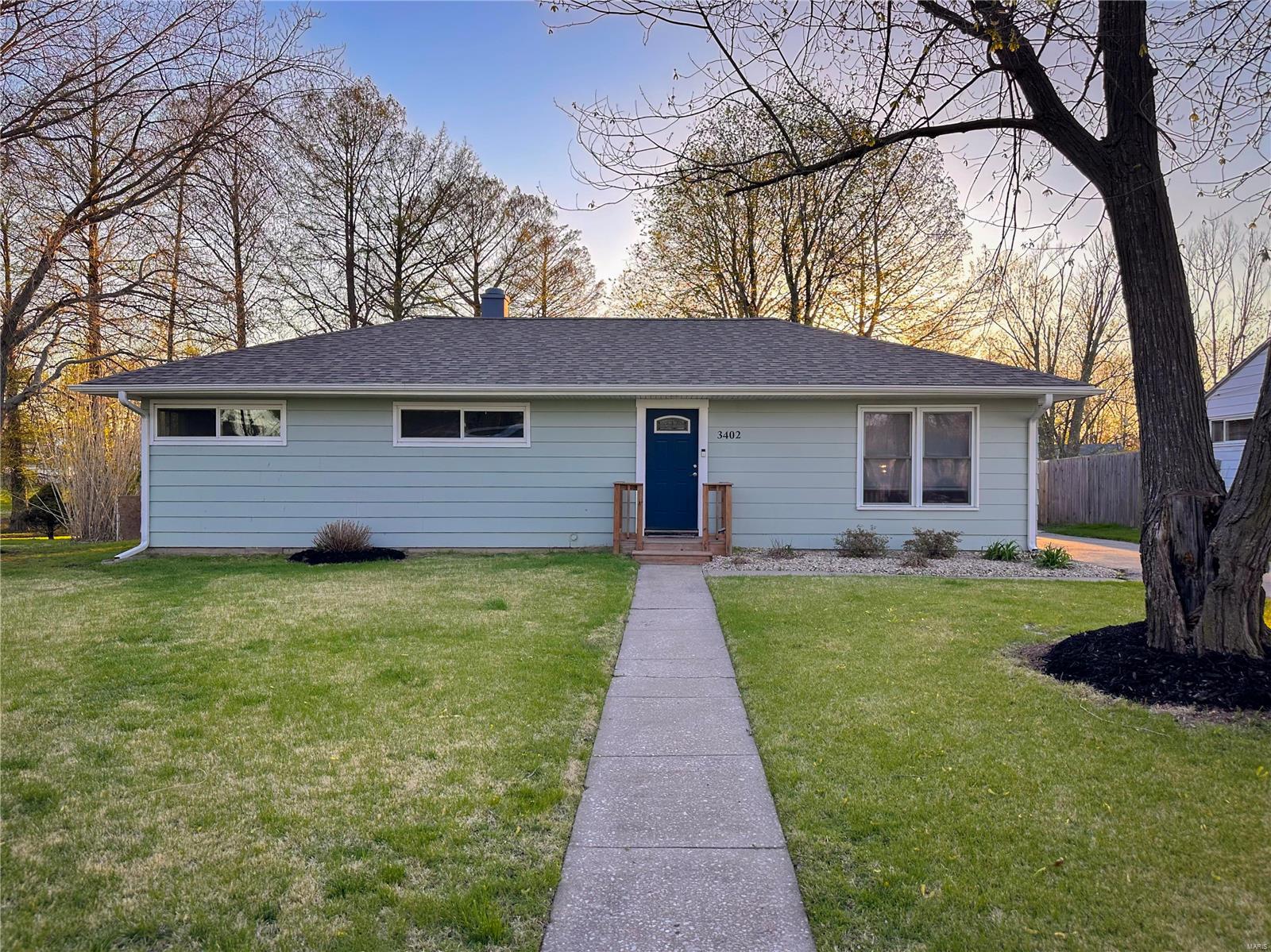 3402 Forsyth Place Godfrey, IL 62035 - Photo 2 of 18 Gallery Image 2