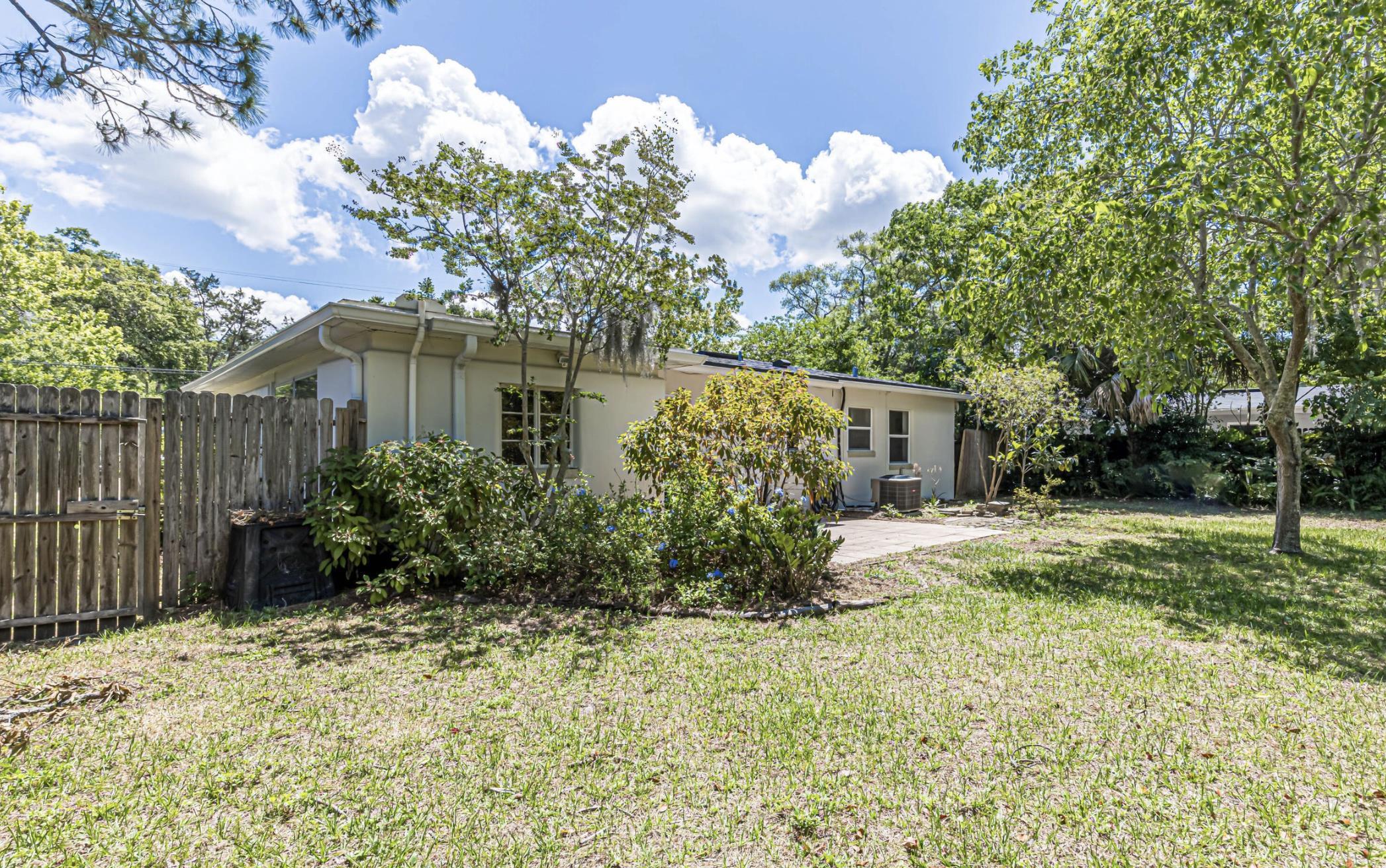 6154 Temple Road Jacksonville, FL 32217 - Photo 25 of 25 a view of a house with backyard and garden