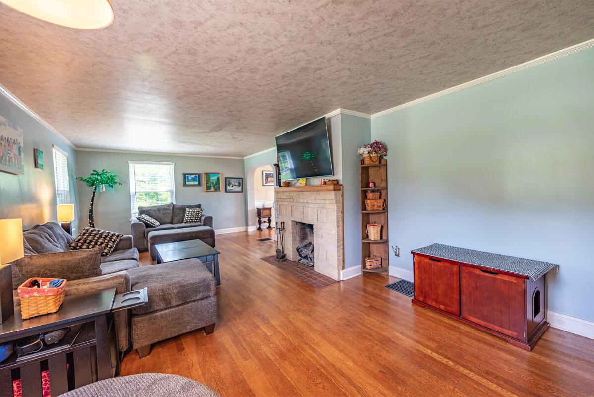 1548 Demorest Road Columbus, OH 43228 - Photo 13 of 69 Living Room