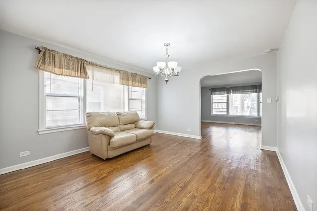 $1,800 | 5429 North Kimball Avenue, Unit 1, Chicago, IL 60625