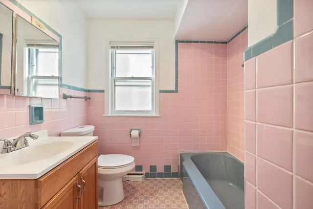 $1,800 | 5429 North Kimball Avenue, Unit 1, Chicago, IL 60625