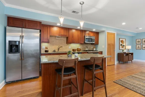 $2,000 | 4721 South Greenwood Avenue, Unit LL, Chicago, IL 60615