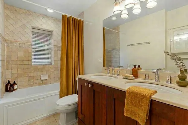 $2,000 | 4721 South Greenwood Avenue, Unit LL, Chicago, IL 60615