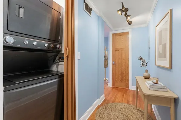 $2,000 | 4721 South Greenwood Avenue, Unit LL, Chicago, IL 60615