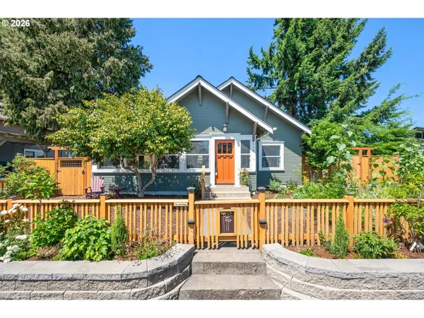 $725,000 | 918 C Street, Springfield, OR 97477