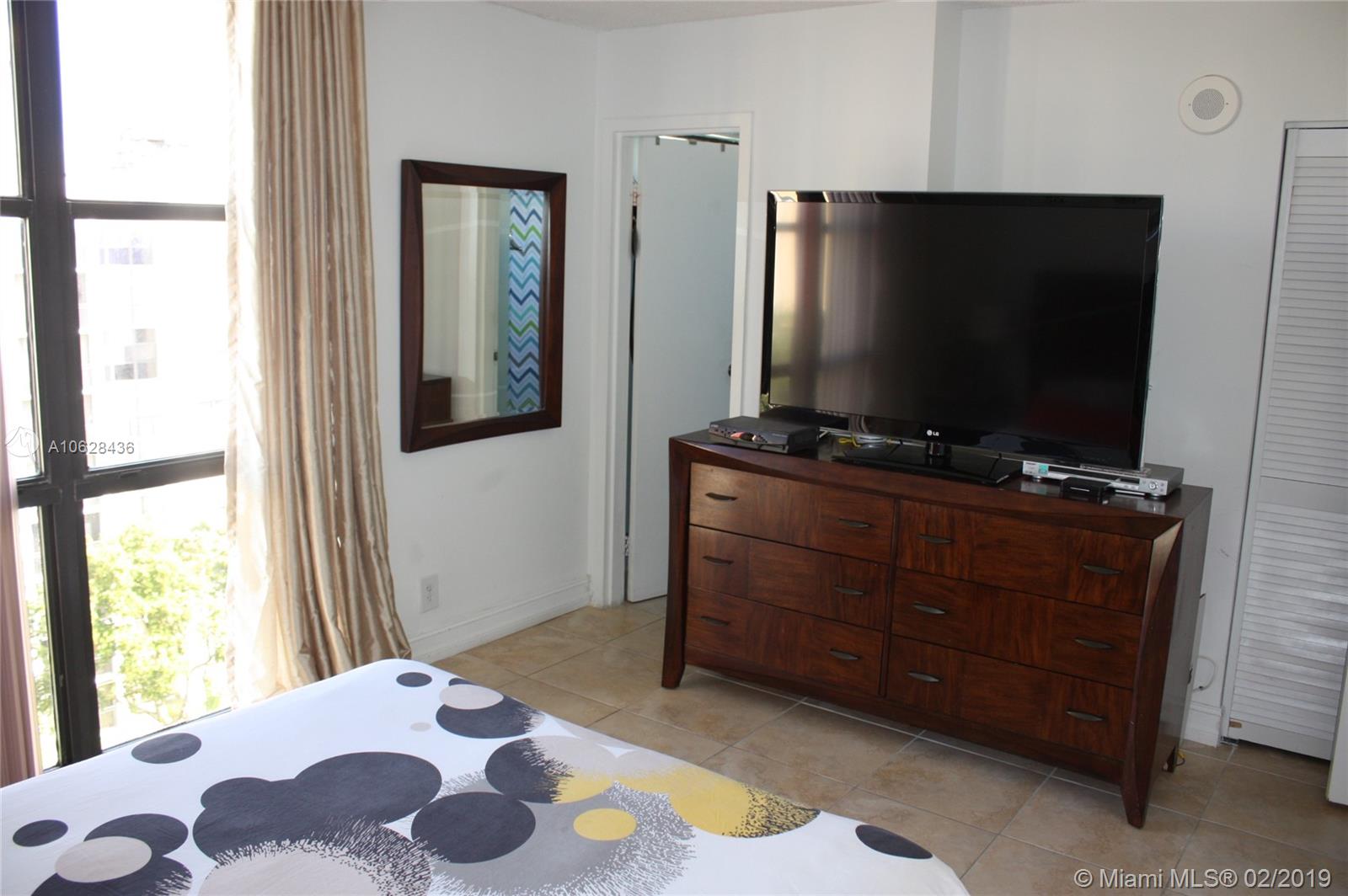 16909 North Bay Road, Unit 901 Sunny Isles Beach, FL 33160 - Photo 19 of 35