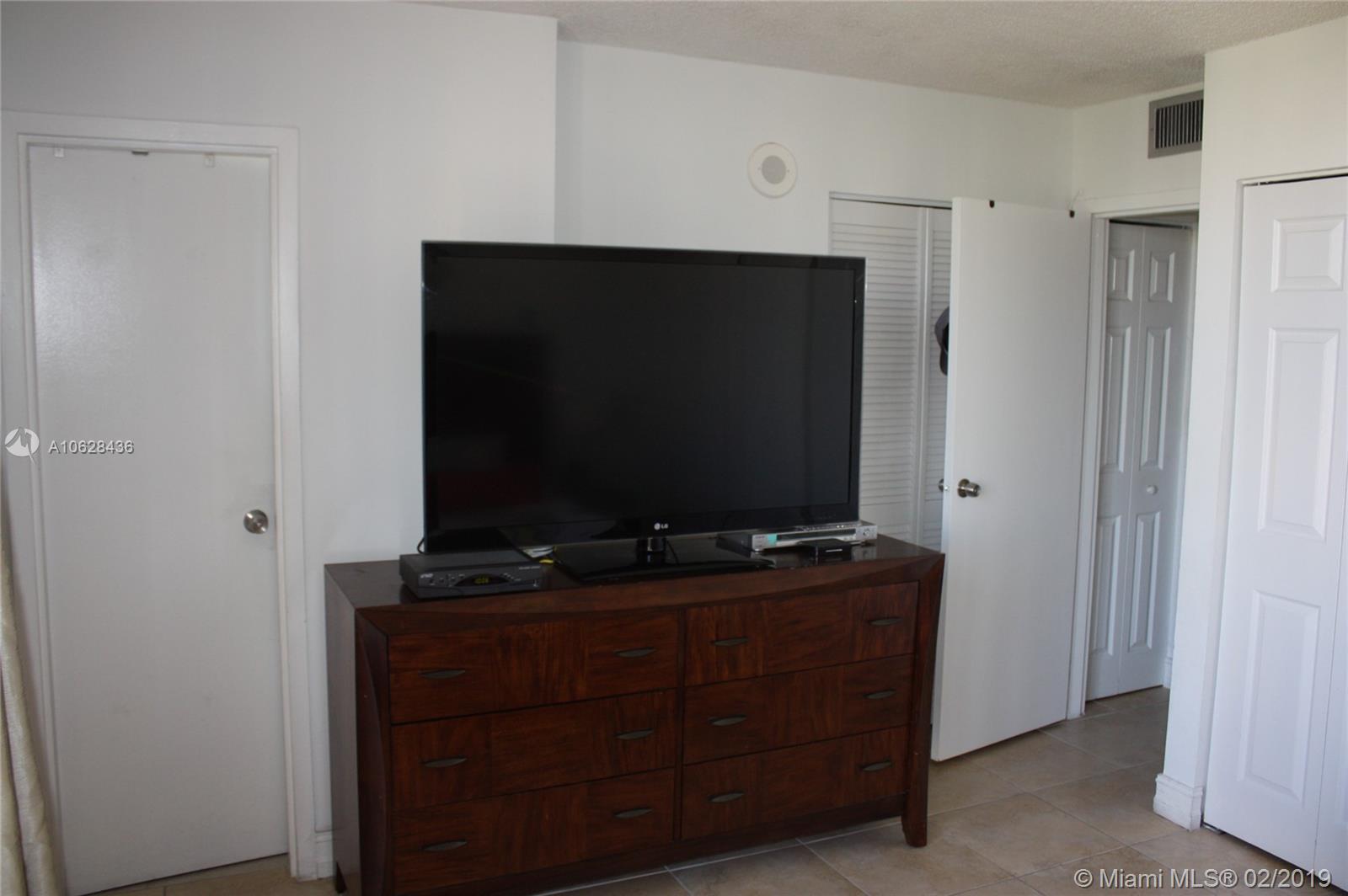 16909 North Bay Road, Unit 901 Sunny Isles Beach, FL 33160 - Photo 21 of 35