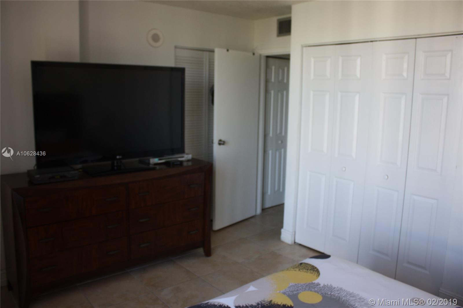 16909 North Bay Road, Unit 901 Sunny Isles Beach, FL 33160 - Photo 22 of 35