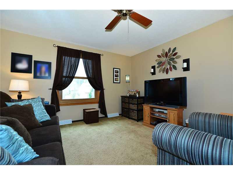 4757 Bayfield Road Allison Park, PA 15101 - Photo 3 of 19 Living Room.