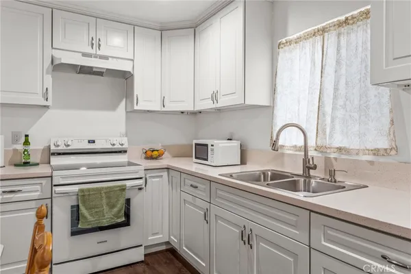 $1,250,000 | 7977 Vista Del Rosa Street, Downey, CA 90240