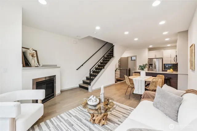 $672,500 | 10503 Evanston Avenue North, Unit C, Seattle, WA 98133