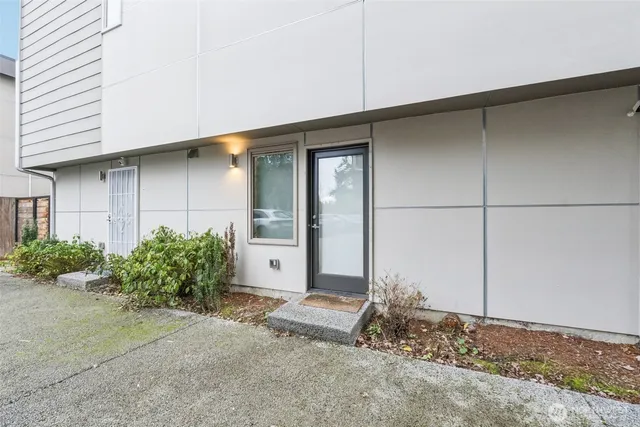 $672,500 | 10503 Evanston Avenue North, Unit C, Seattle, WA 98133