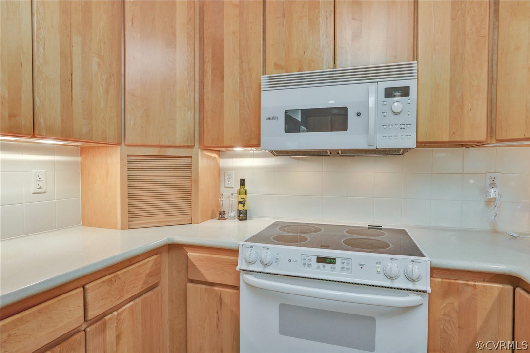 3307 7 Oaks Road Midlothian, VA 23112 - Photo 12 of 33 a view of washer and dryer