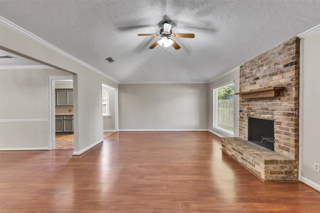 $2,000 | 8318 Amurwood Drive, Tomball, TX 77375