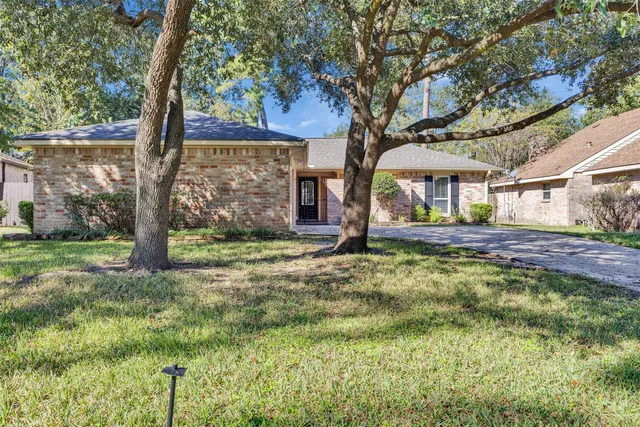 $2,000 | 8318 Amurwood Drive, Tomball, TX 77375