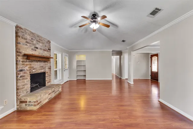 $2,000 | 8318 Amurwood Drive, Tomball, TX 77375