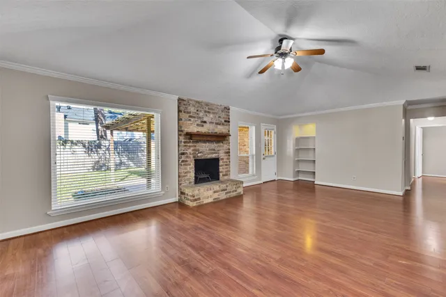 $2,000 | 8318 Amurwood Drive, Tomball, TX 77375