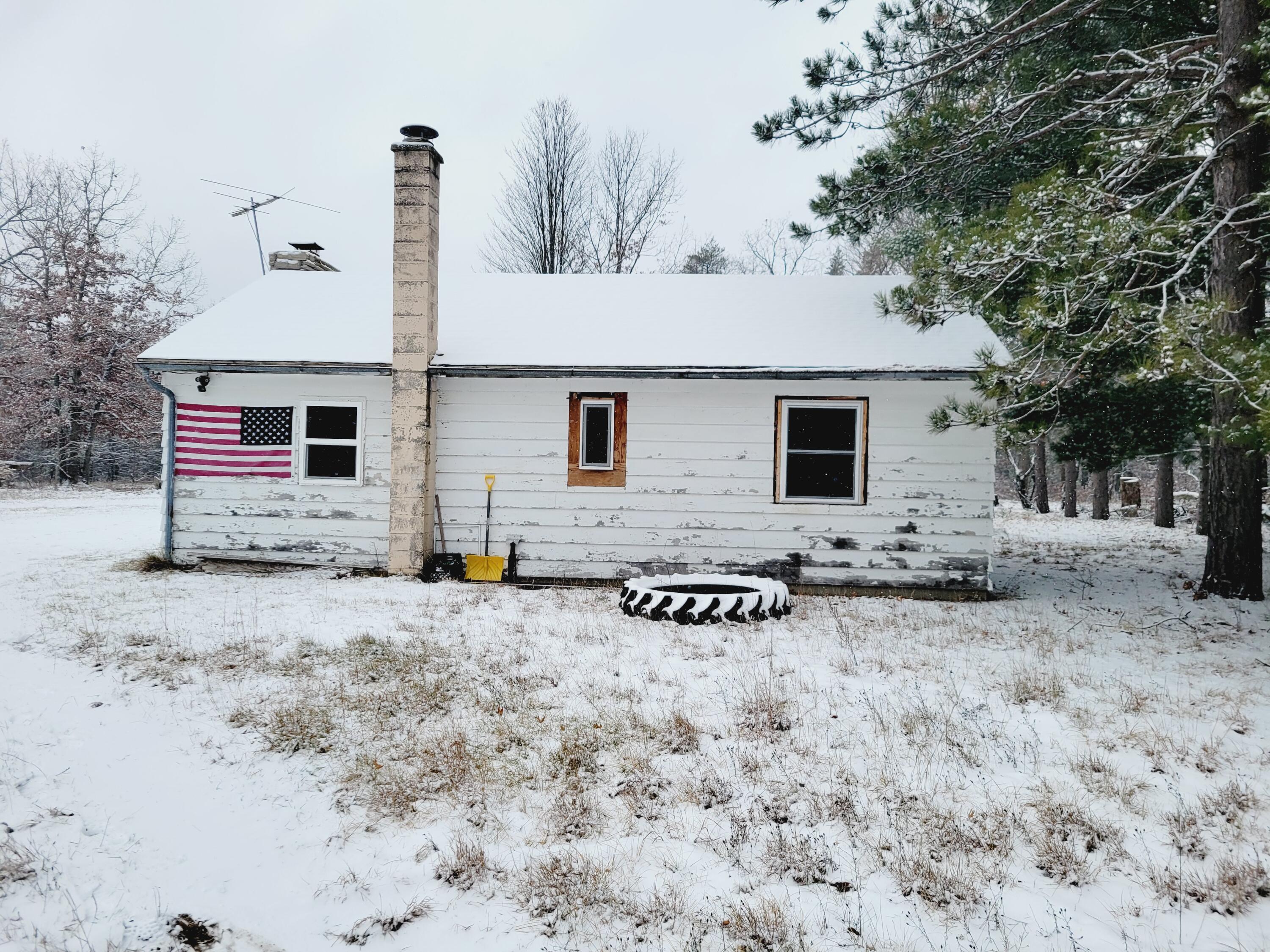 2258 South James Road Baldwin, MI 49304 - Photo 5 of 23 20231126_115044