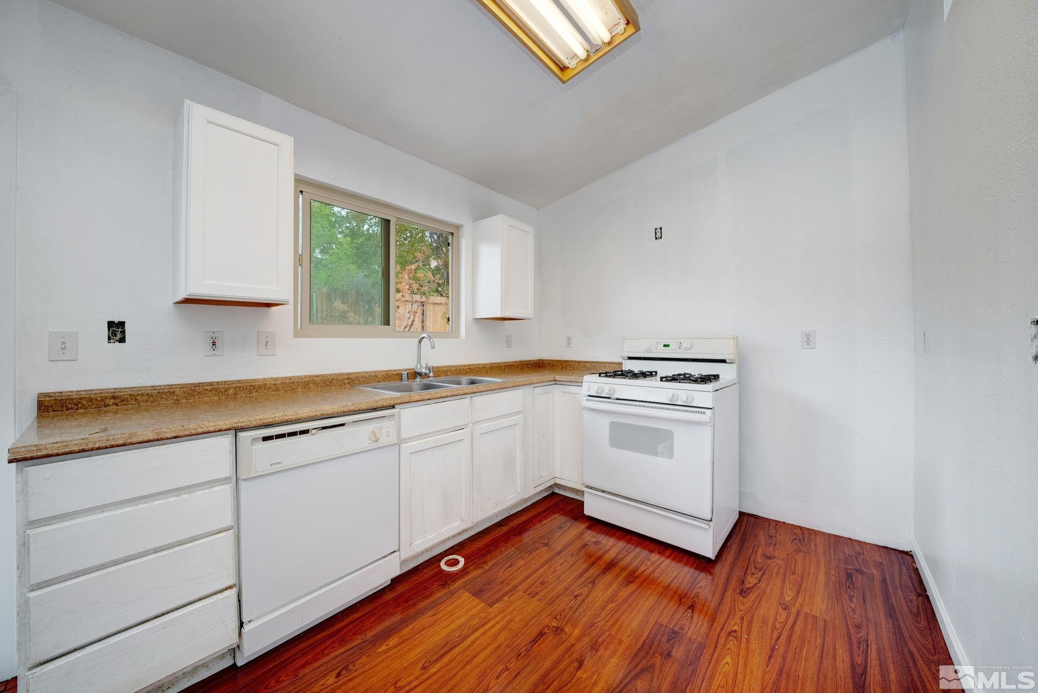 8490 Sopwith Boulevard Reno, NV 89506 - Photo 6 of 18 Photo 6