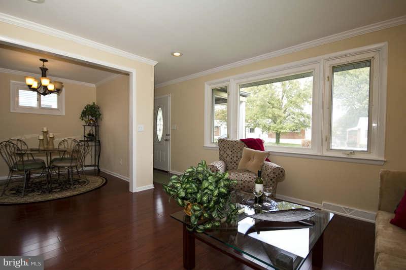 3141 Jeffrey Road Baltimore, MD 21244 - Photo 1 of 26 Living Room