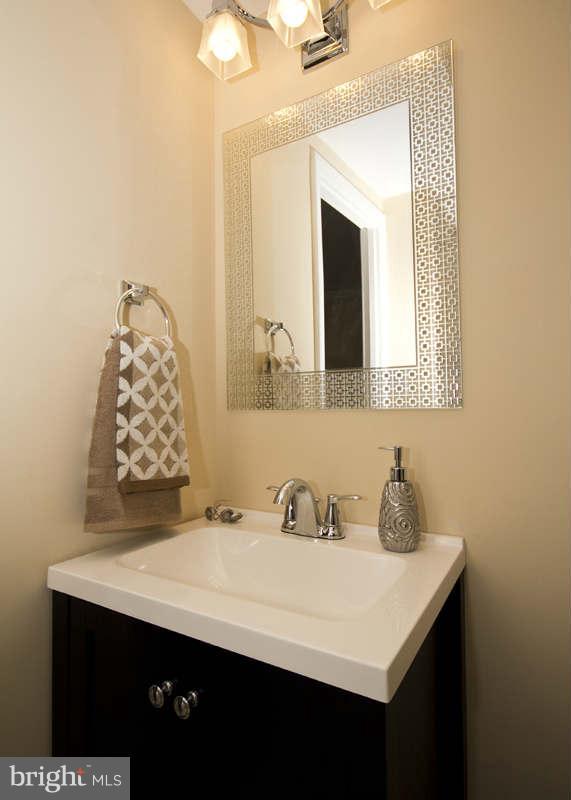 3141 Jeffrey Road Baltimore, MD 21244 - Photo 18 of 26 Bath (Master)