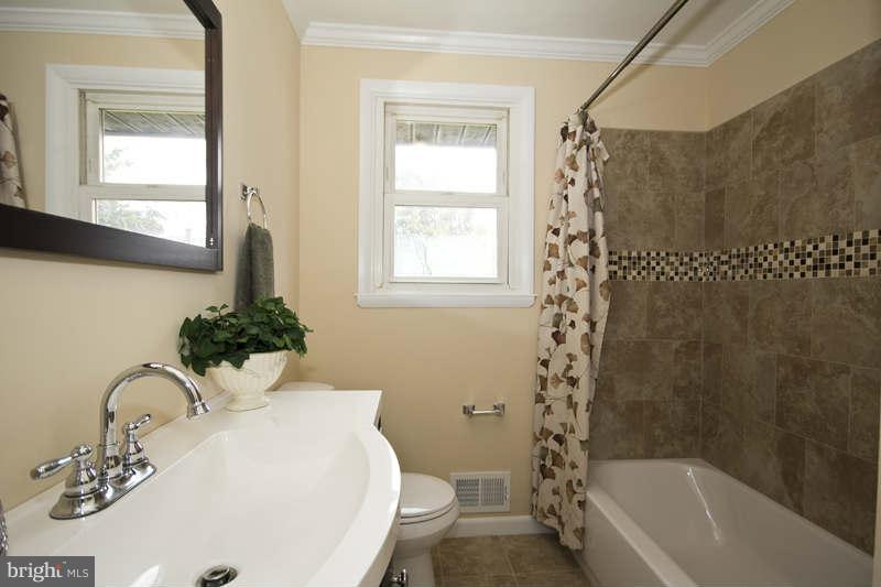 3141 Jeffrey Road Baltimore, MD 21244 - Photo 10 of 26 Bath
