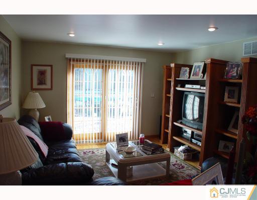 20 Calvin Road Kendall Park, NJ 08824 - Photo 2 of 10 Gallery Image 2