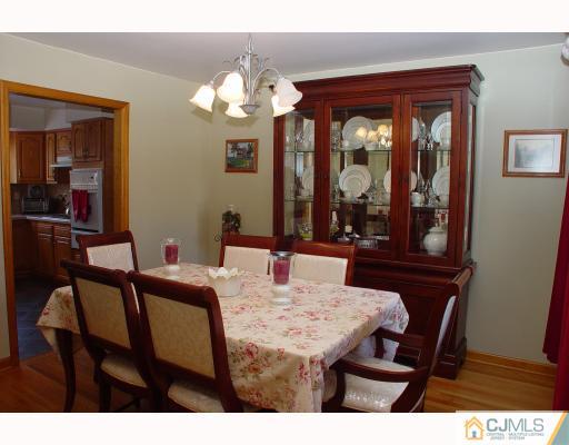 20 Calvin Road Kendall Park, NJ 08824 - Photo 3 of 10 Gallery Image 3