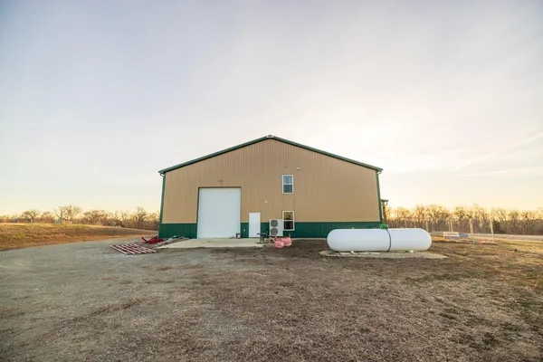 $1,195,737 | 11426 110th Street, Oskaloosa, KS 66066