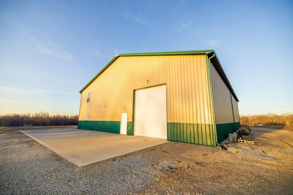 $1,195,737 | 11426 110th Street, Oskaloosa, KS 66066