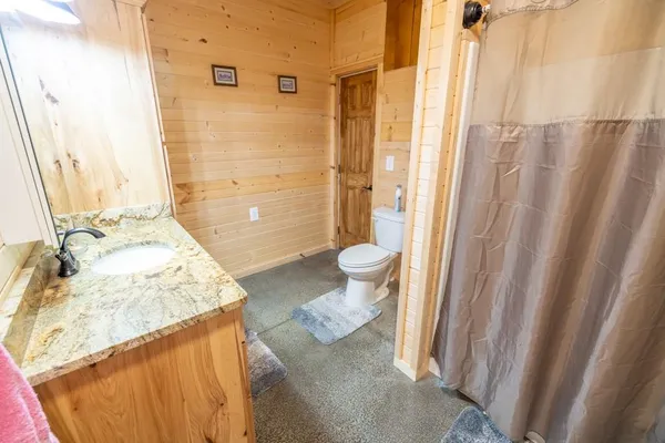 $1,195,737 | 11426 110th Street, Oskaloosa, KS 66066