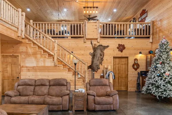 $1,195,737 | 11426 110th Street, Oskaloosa, KS 66066