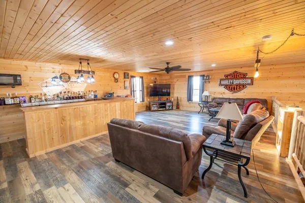 $1,195,737 | 11426 110th Street, Oskaloosa, KS 66066