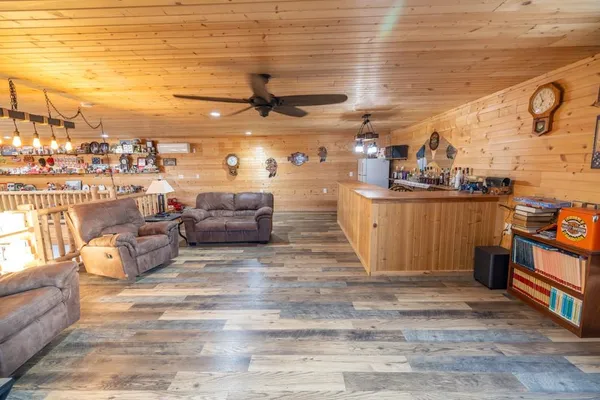 $1,195,737 | 11426 110th Street, Oskaloosa, KS 66066