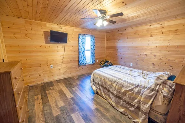 $1,195,737 | 11426 110th Street, Oskaloosa, KS 66066