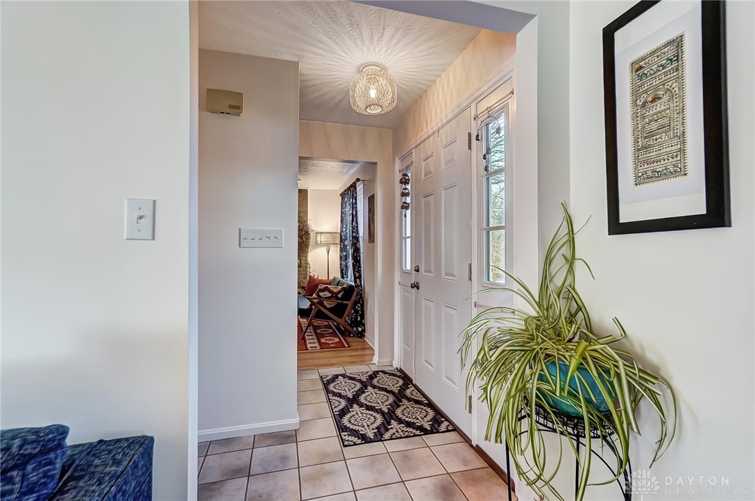 128 A Springfield Pike Cincinnati, OH 45215 - Photo 2 of 40