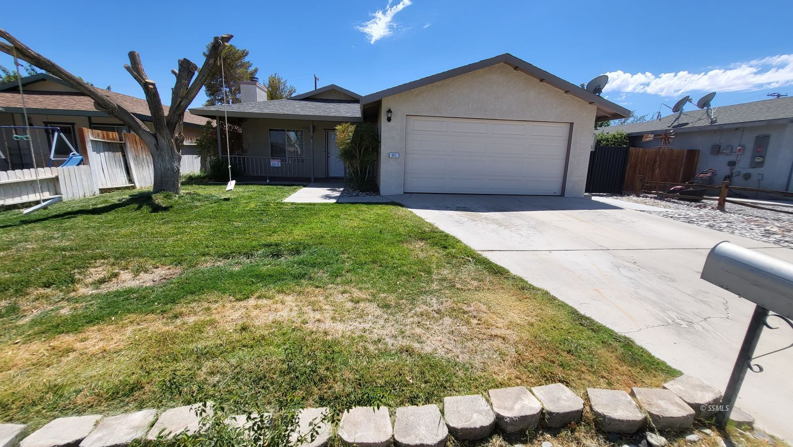 921 West Hood Avenue Ridgecrest, CA 93555 - Photo 1 of 17 Gallery Image 1
