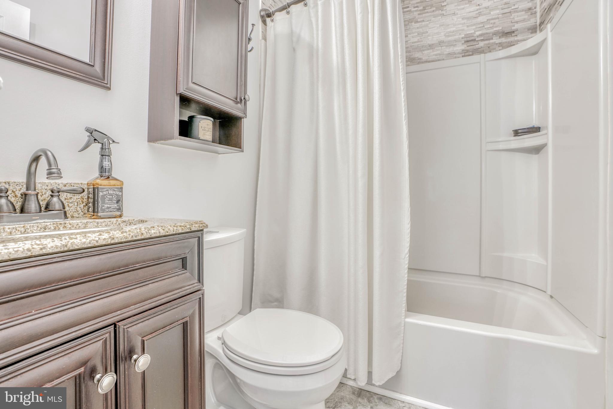 2439 Ellis Road Baltimore, MD 21234 - Photo 22 of 25 Full Bathroom