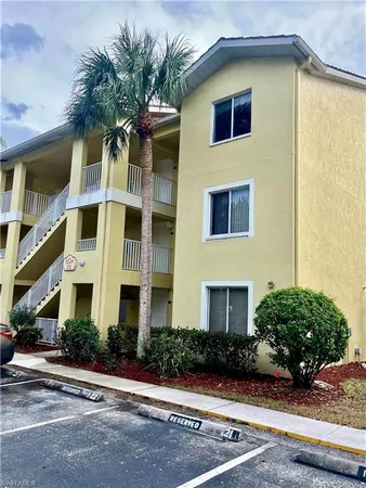 $2,050 | 8224 Key Royal Circle, Unit 211, Naples, FL 34119