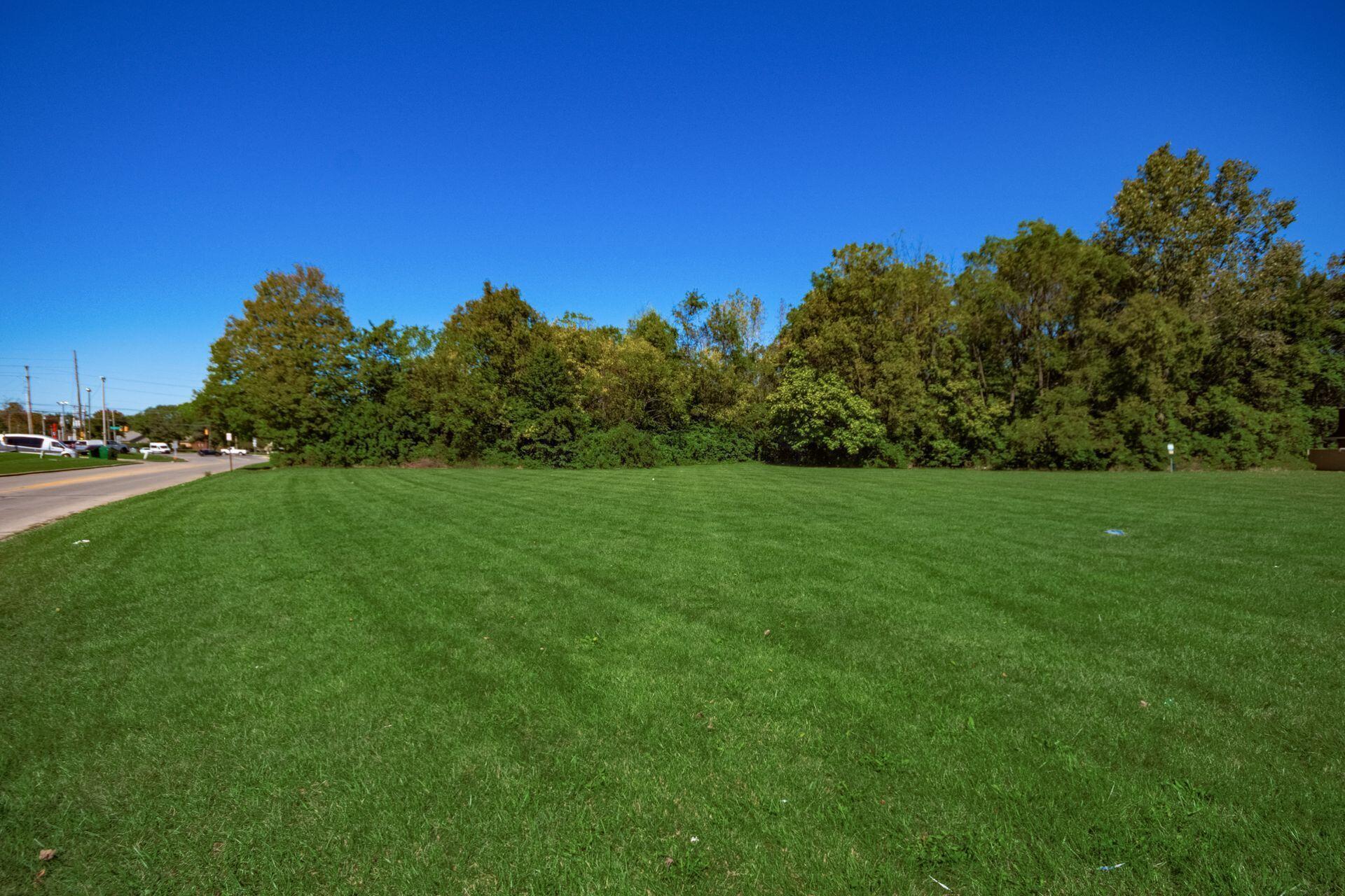2210 October Ridge Drive Columbus, OH 43223 - Photo 6 of 12 012_ Dr Columbus OH 43223 USA