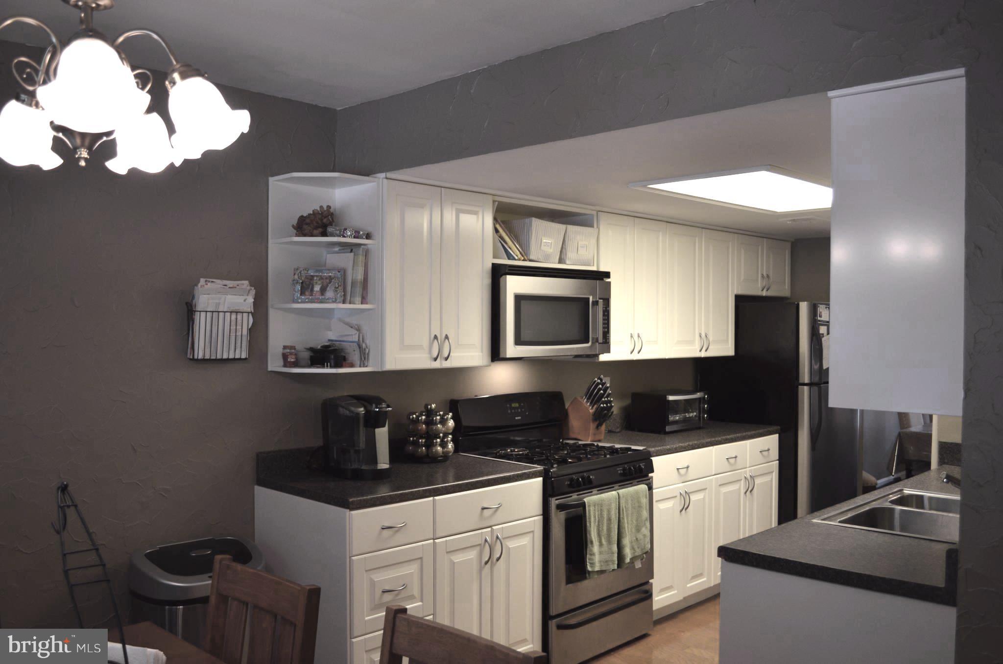 9205 Sprucewood Road Burke, VA 22015 - Photo 4 of 30 Kitchen
