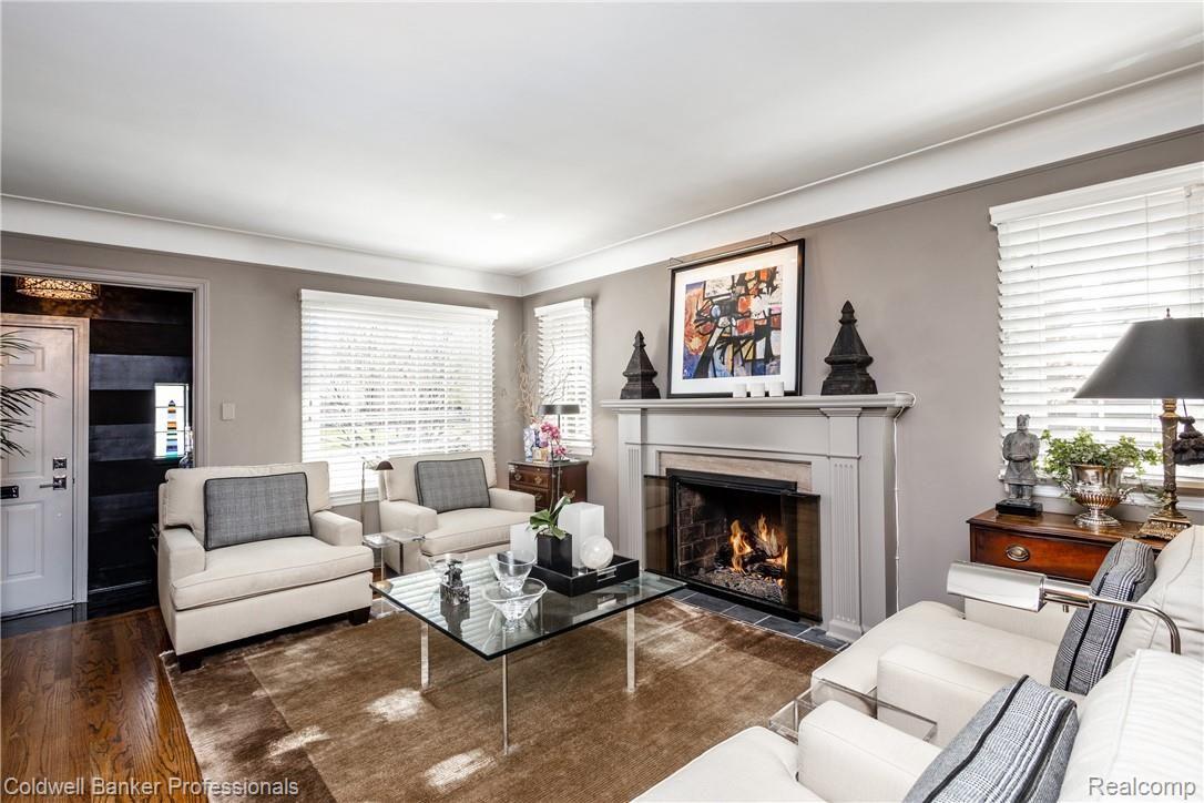 947 Washington Road Grosse Pointe, MI 48230 - Photo 14 of 36 947 Washington L035.jpg