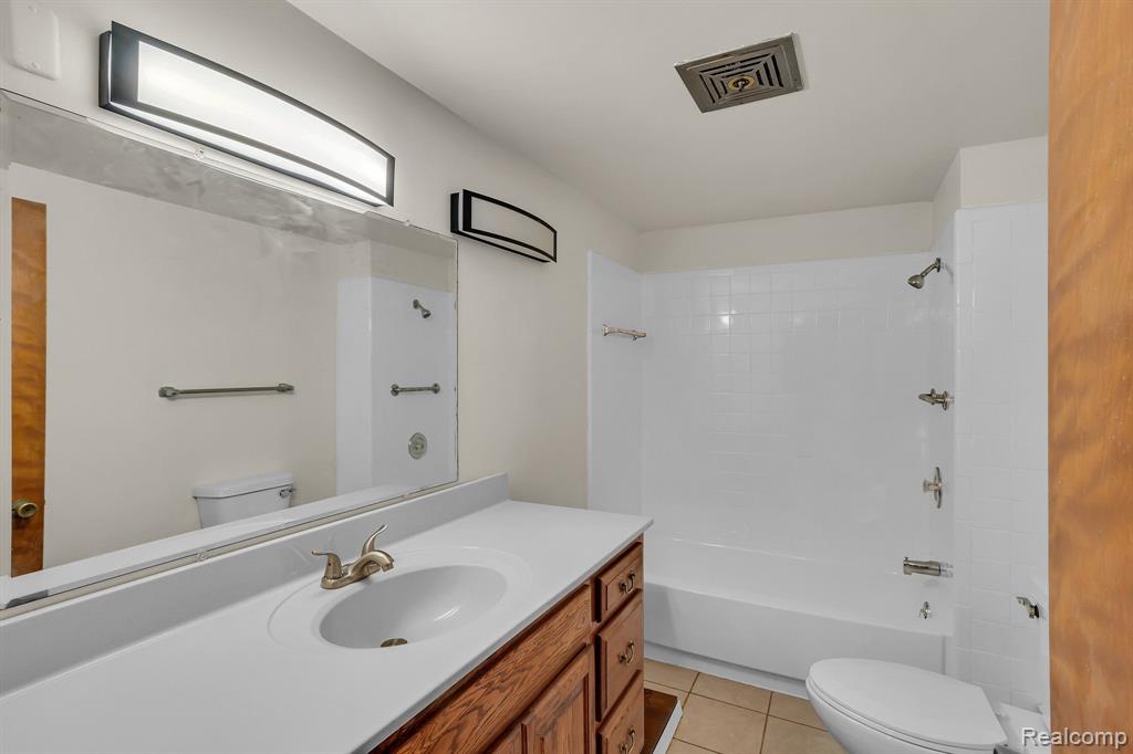3318 Metcalf Road Fort Gratiot, MI 48059 - Photo 5 of 25 Gallery Image 5
