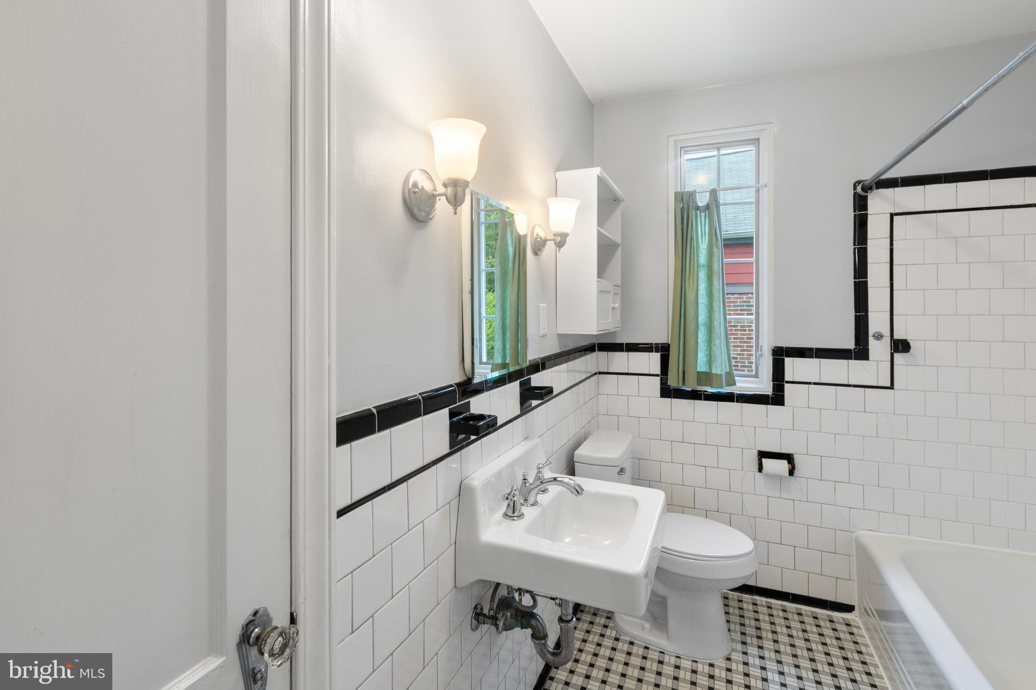 8522 Edmonston Road Berwyn Heights, MD 20740 - Photo 24 of 30 Main full bath