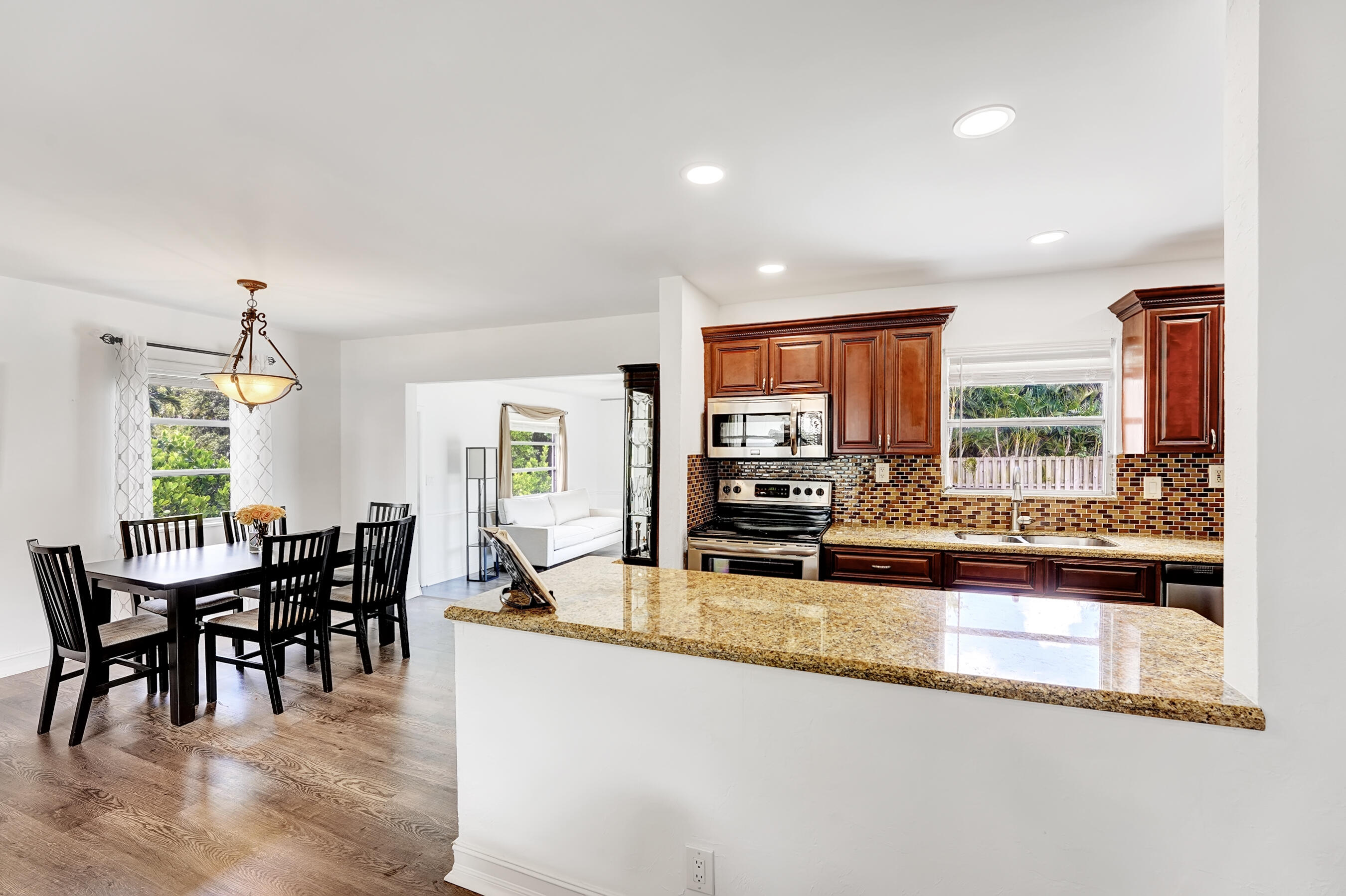 1131 Southwest 15th Street Boca Raton, FL 33486 - Photo 3 of 33 DSC06126