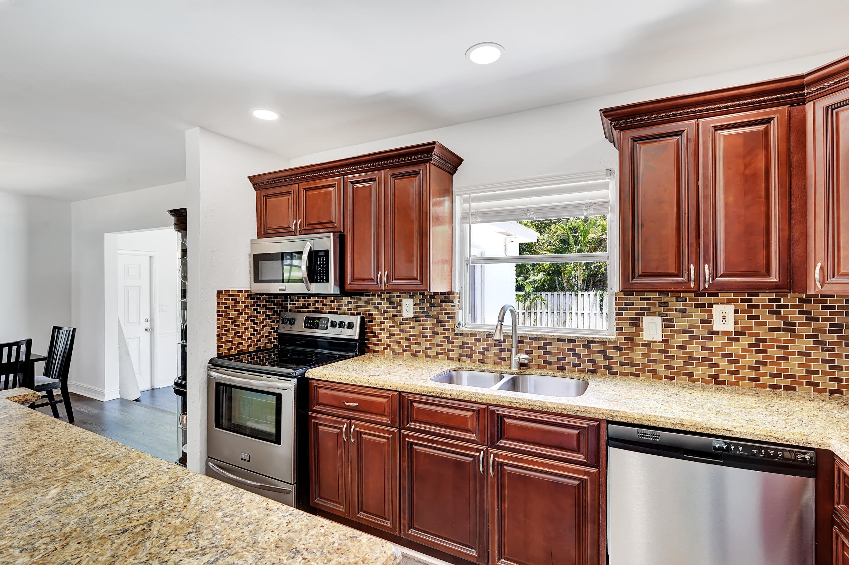 1131 Southwest 15th Street Boca Raton, FL 33486 - Photo 5 of 33 DSC06136