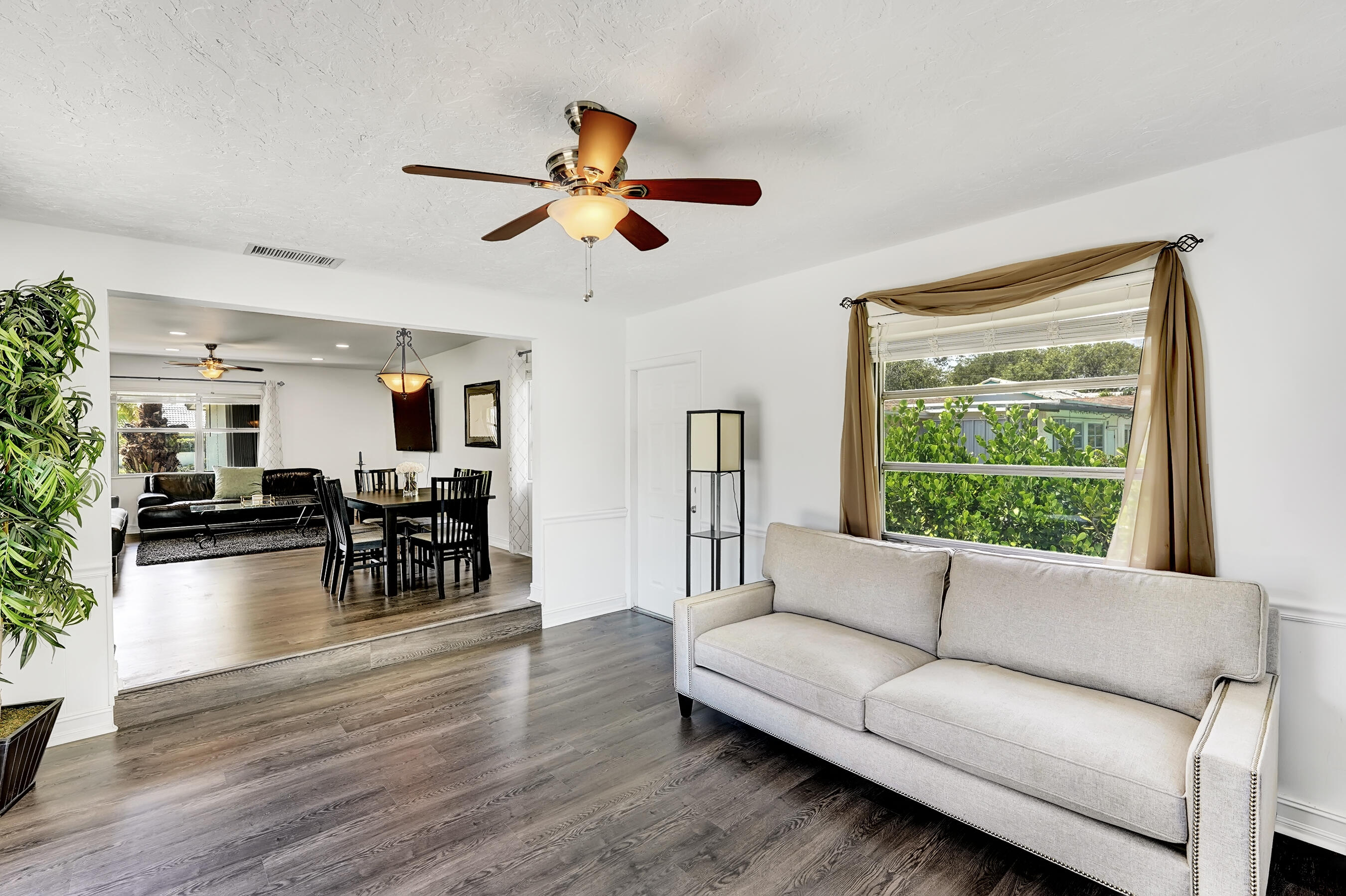 1131 Southwest 15th Street Boca Raton, FL 33486 - Photo 7 of 33 DSC06146