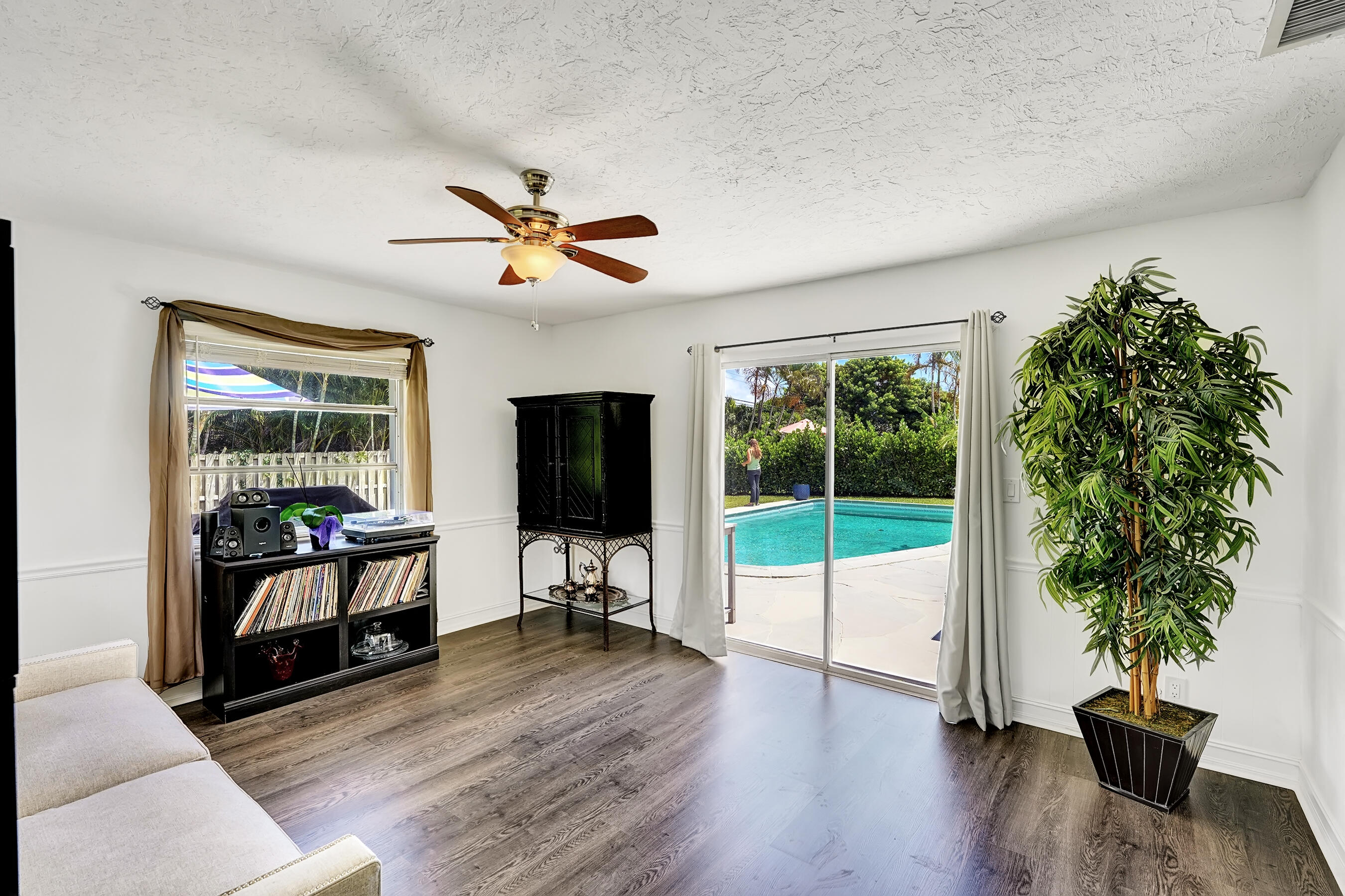 1131 Southwest 15th Street Boca Raton, FL 33486 - Photo 8 of 33 DSC06141